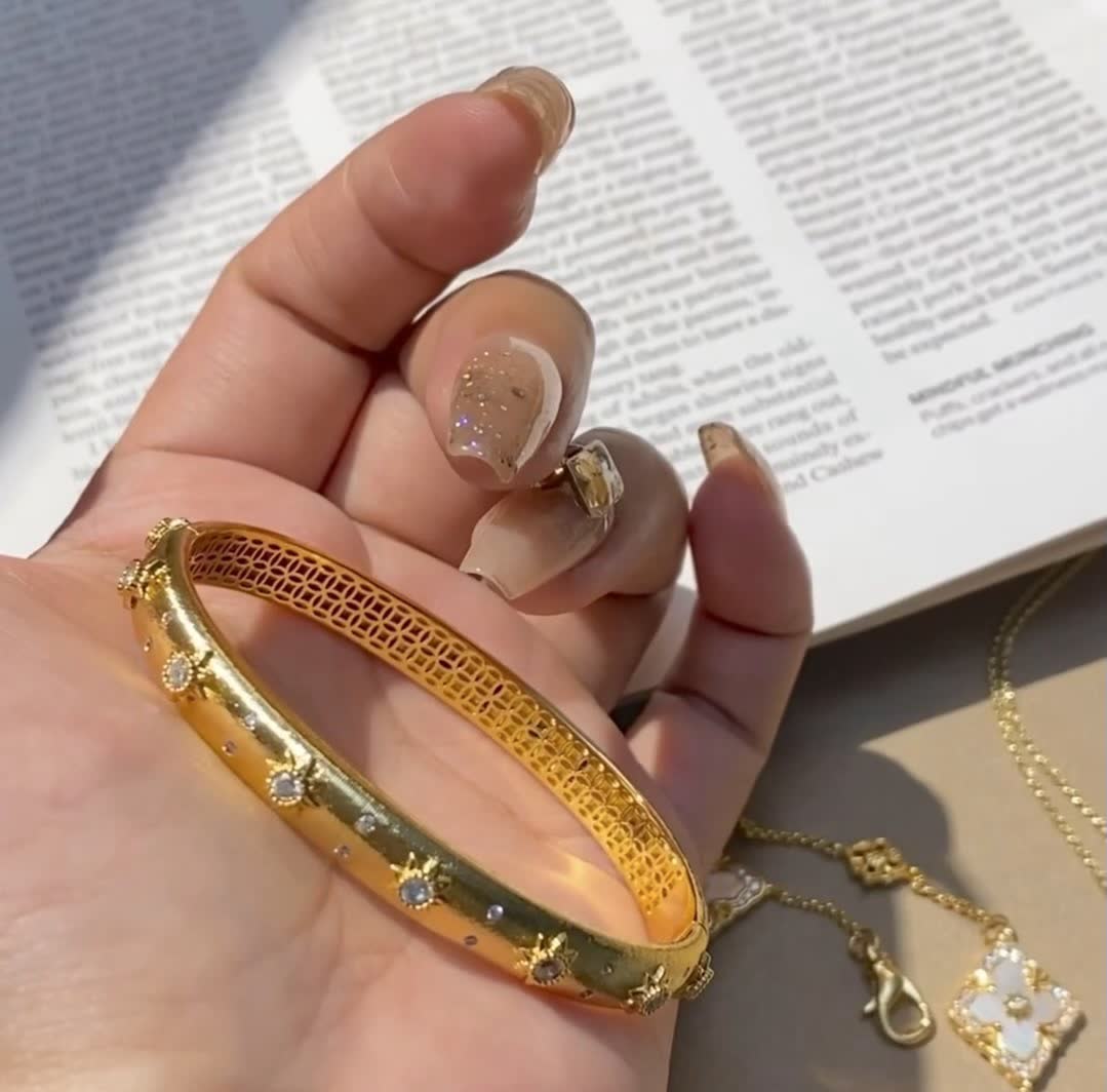 Buccellati Van Cleef & Arpels Vintage Alhambra Gold Bracelet
